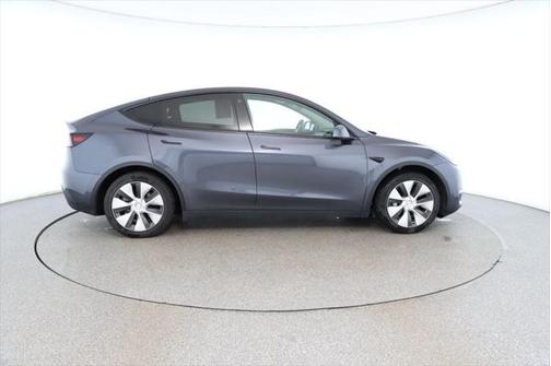 2023 Tesla Model Y Long Range AWD with Acceleration Boost and 7-Passenger Seating