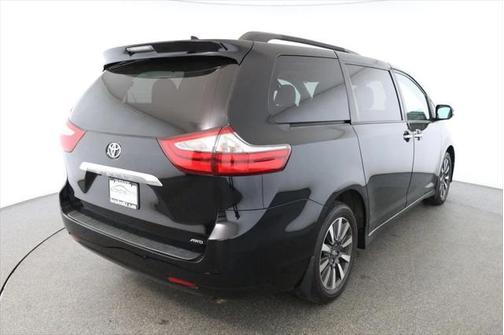 2020 Toyota Sienna Limited Premium