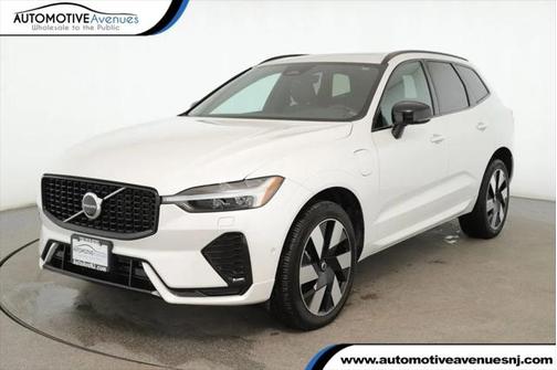 2024 Volvo XC60 Recharge Plug-In Hybrid T8 Plus Dark Theme