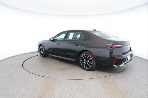 2024 BMW 740 i