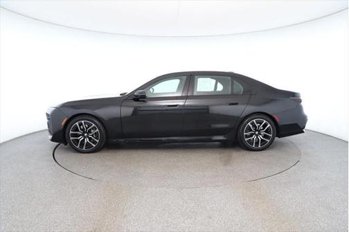 2024 BMW 740 i