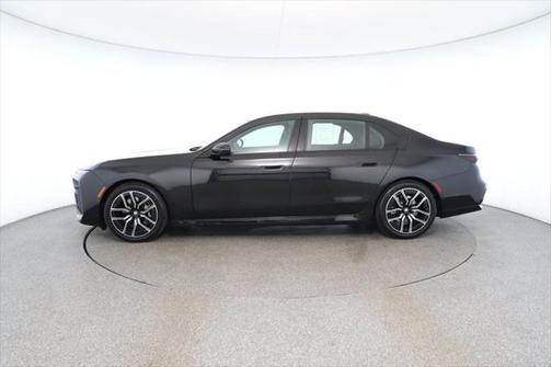 2024 BMW 740 i