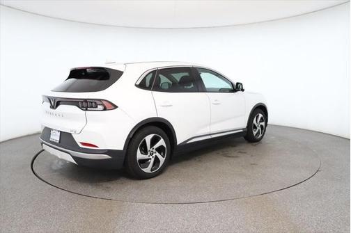 2023 VinFast VF 8 Eco AWD 82 kWh