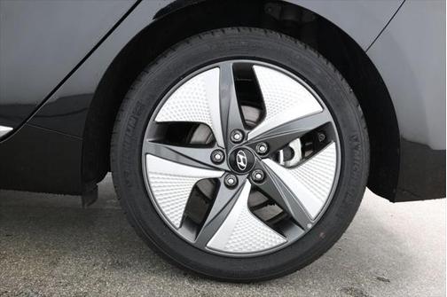 2022 Hyundai IONIQ Hybrid SEL