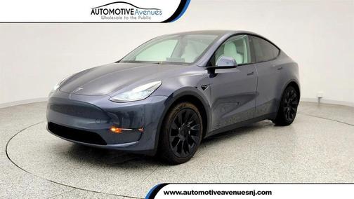 Midnight Silver Metallic 2023 Tesla Model Y Long Range AWD w/ 7 Seat Int., 20'' Wheels & Acceleration Boost