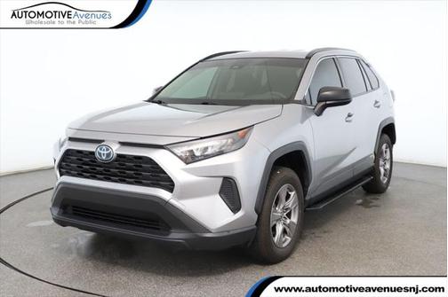 2022 Toyota RAV4 Hybrid SE
