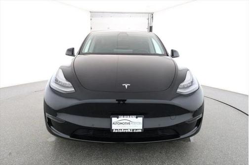 2022 Tesla Model Y Long Range Dual Motor All-Wheel Drive