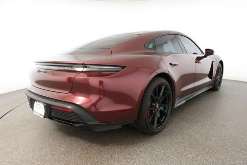 2022 Porsche Taycan GTS