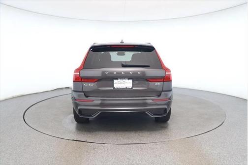 2023 Volvo XC60 B5 Plus Dark Theme