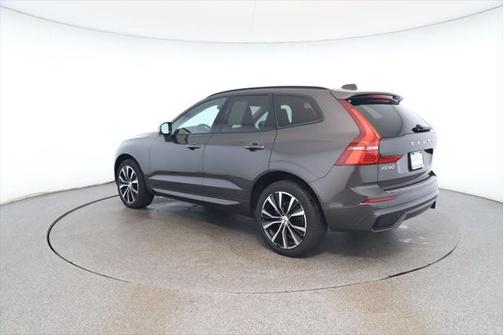 2023 Volvo XC60 B5 Plus Dark Theme