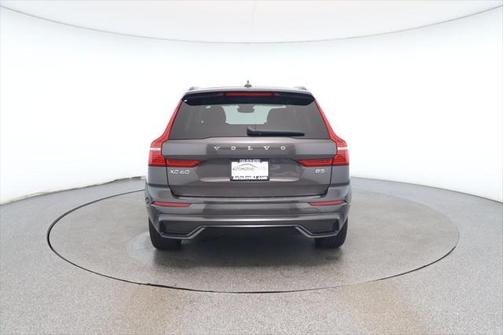 2023 Volvo XC60 B5 Plus Dark Theme