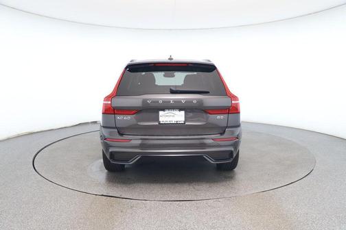 2023 Volvo XC60 B5 Plus Dark Theme