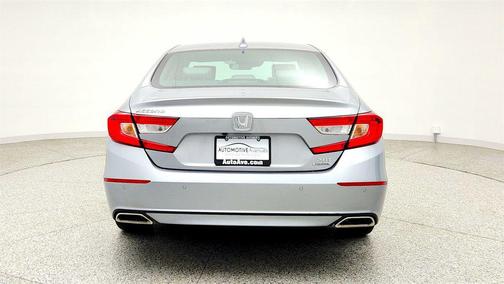 Lunar Silver Metallic 2018 Honda Accord Touring 2.0T