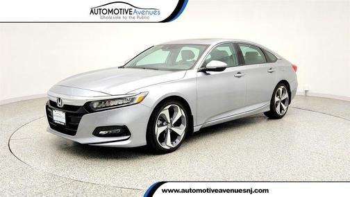 Lunar Silver Metallic 2018 Honda Accord Touring 2.0T