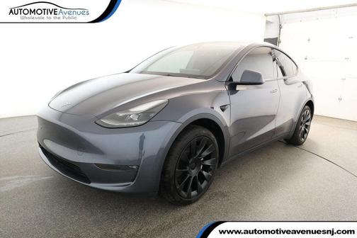 2023 Tesla Model Y Long Range AWD with 20'' Induction Wheels & Acceleration Boost