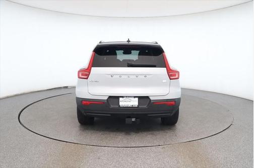 2021 Volvo XC40 Recharge Pure Electric P8