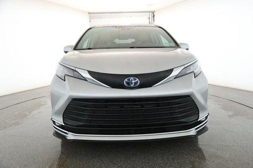 2021 Toyota Sienna XLE 7 Passenger