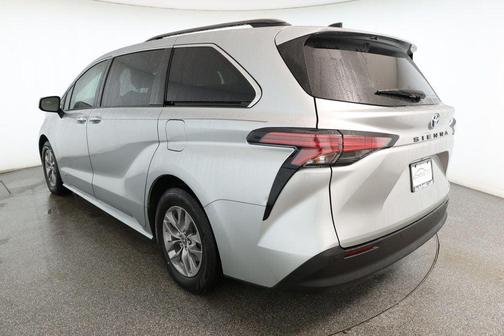 2021 Toyota Sienna XLE 7 Passenger