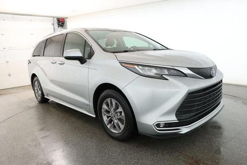 2021 Toyota Sienna XLE 7 Passenger