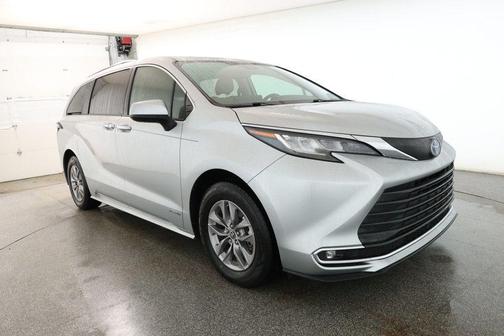 2021 Toyota Sienna XLE 7 Passenger