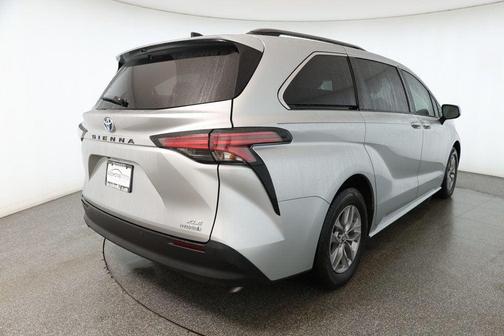 2021 Toyota Sienna XLE 7 Passenger
