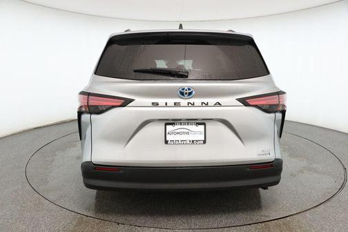 2021 Toyota Sienna XLE 7 Passenger