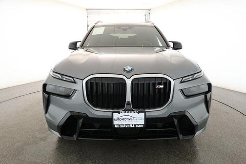 2025 BMW X7 M60i