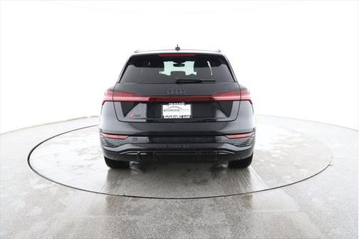 2024 Audi Q8 e-tron Prestige