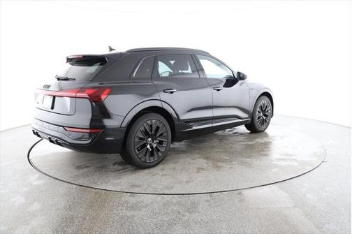 2024 Audi Q8 e-tron Prestige