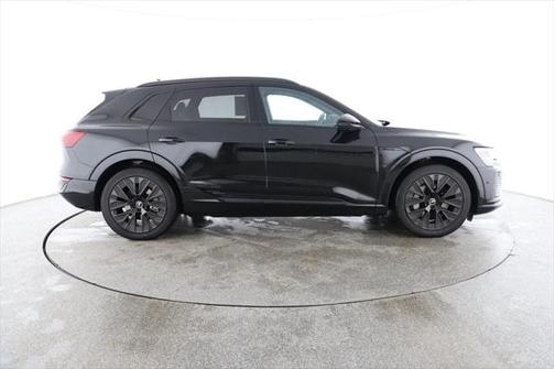 2024 Audi Q8 e-tron Prestige