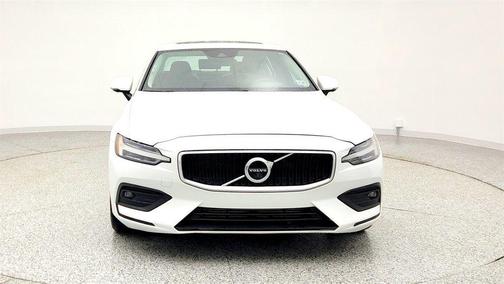 2021 Volvo S60 T6 Momentum