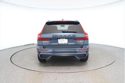 2024 Volvo XC60 B5 Plus Dark Theme
