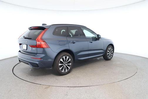2024 Volvo XC60 B5 Plus Dark Theme