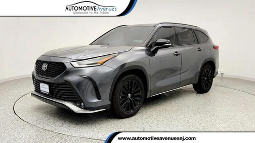 Magnetic Gray Metallic 2023 Toyota Highlander XSE