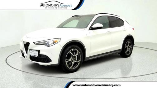 Alfa White 2022 Alfa Romeo Stelvio Ti