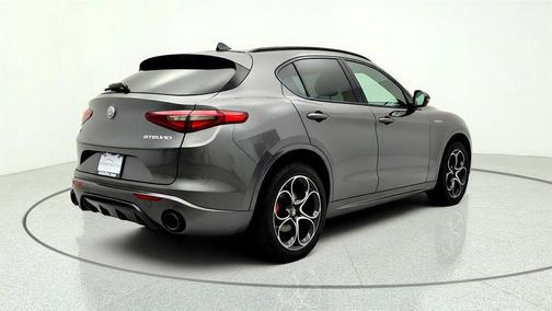 Vesuvio Gray Metallic 2022 Alfa Romeo Stelvio Ti