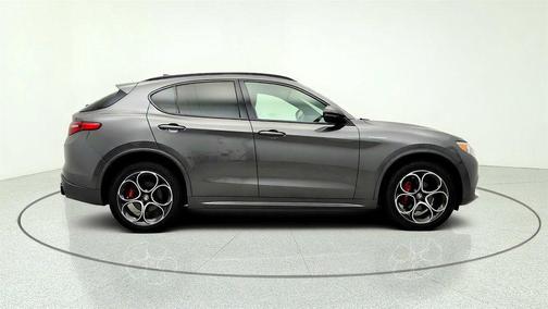 Vesuvio Gray Metallic 2022 Alfa Romeo Stelvio Ti