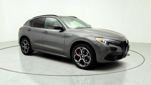 Vesuvio Gray Metallic 2022 Alfa Romeo Stelvio Ti