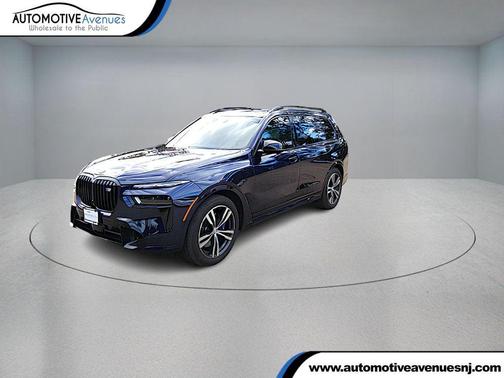 2025 BMW X7 M60i