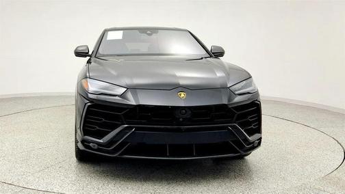 2022 Lamborghini Urus AWD with 23'' Wheels (641 horsepower)