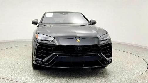 2022 Lamborghini Urus AWD with 23'' Wheels (641 horsepower)