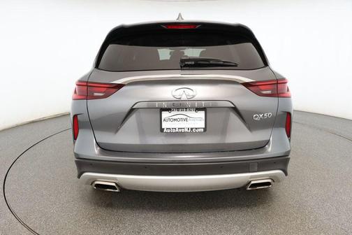 2022 INFINITI QX50 LUXE