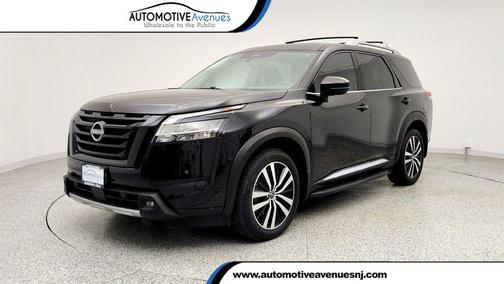 Super Black 2023 Nissan Pathfinder Platinum 4WD