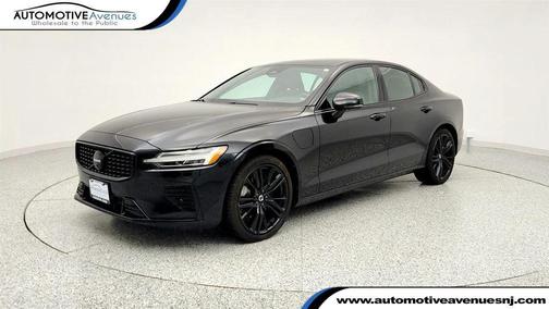 2024 Volvo S60 Recharge Plug-In Hybrid T8 Plus Black Edition