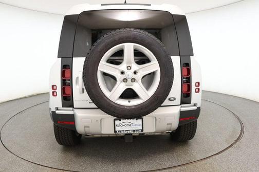 2023 Land Rover Defender 90 SE