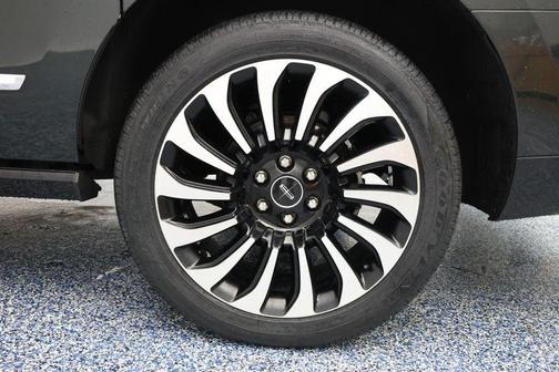 2022 Lincoln Navigator Black Label