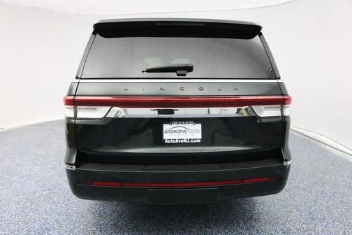2022 Lincoln Navigator Black Label