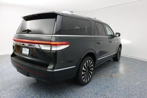 2022 Lincoln Navigator Black Label