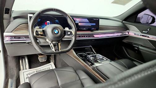 2023 BMW 740 i