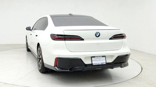 2023 BMW 740 i